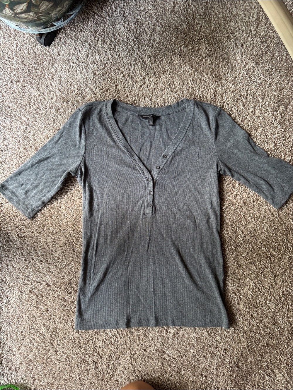 Express Women’s Charcoal Gray Henley V-Neck Short Sleeve Top